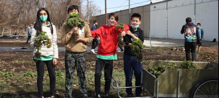 Greenhills-school-volunteers